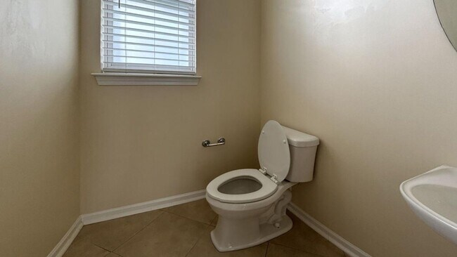 Building Photo - 3 bed / 2.5 bath ~ Foxbank Plantation