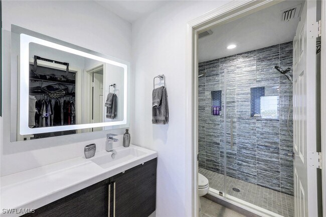 Building Photo - 10684 Gulf Shore Dr