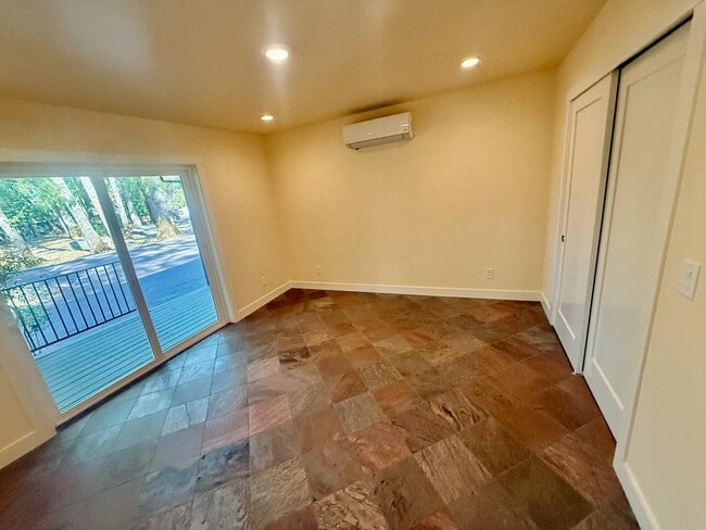 Building Photo - 13240 Loma Rica Dr