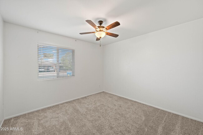 Building Photo - 2946 W Villa Maria Dr
