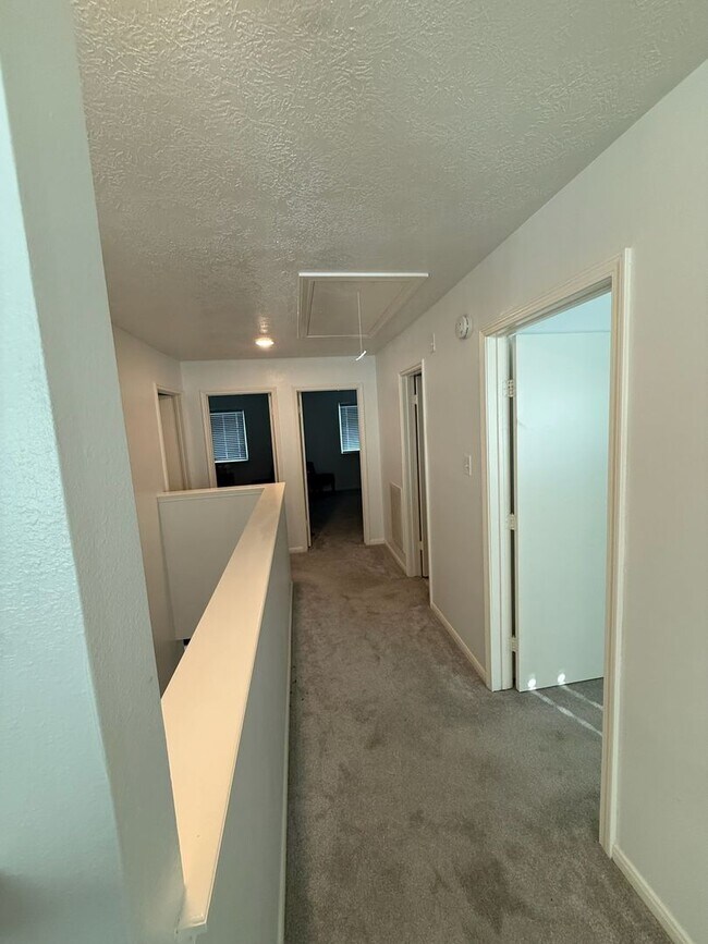 Building Photo - 2722 Springstone Dr