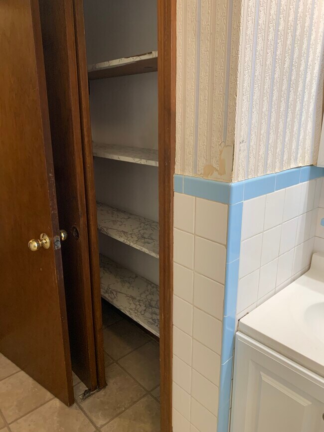 Building Photo - 7 Overlook Ave