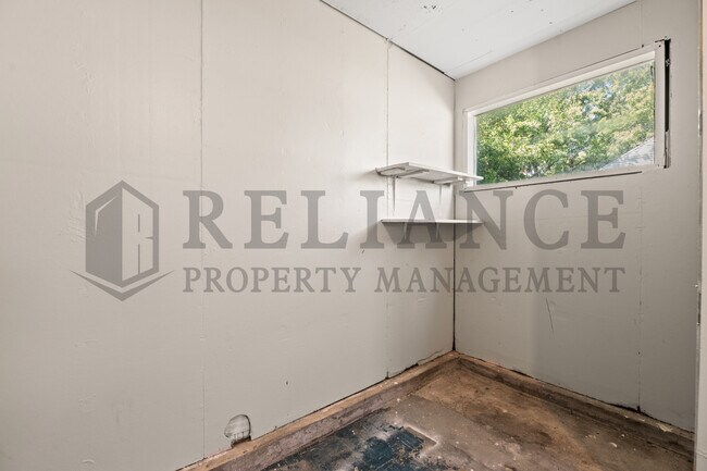 Building Photo - 4949 E Orme St