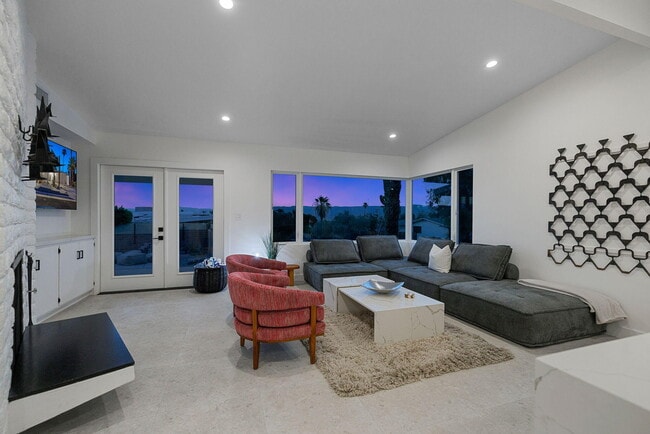 Building Photo - 38951 Bel Air Dr