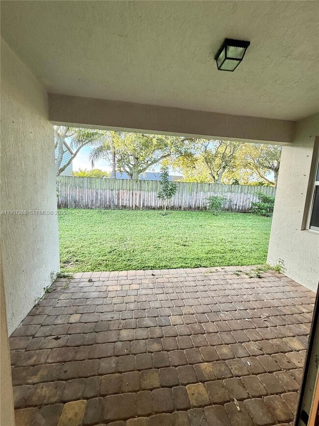 Building Photo - 1740 NW 21st St