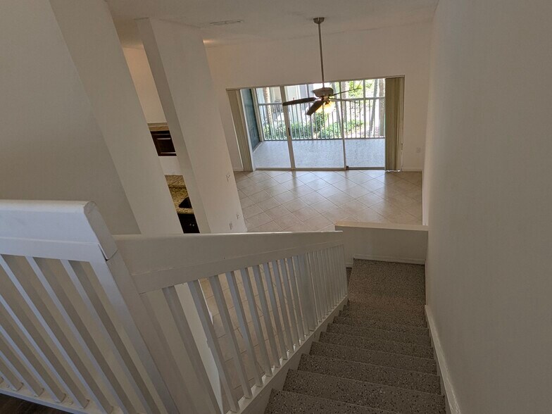 Building Photo - 18203 Glenmoor Dr