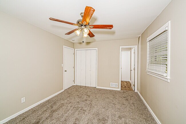 Building Photo - 1716 2nd St NE