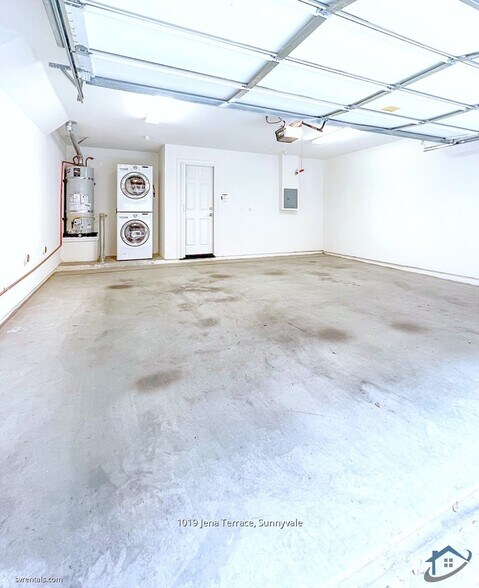 Building Photo - 1019 Jena Ter