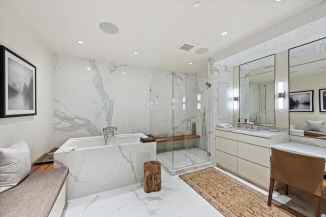 Building Photo - Millennium Tower - 2 bedrooms + den