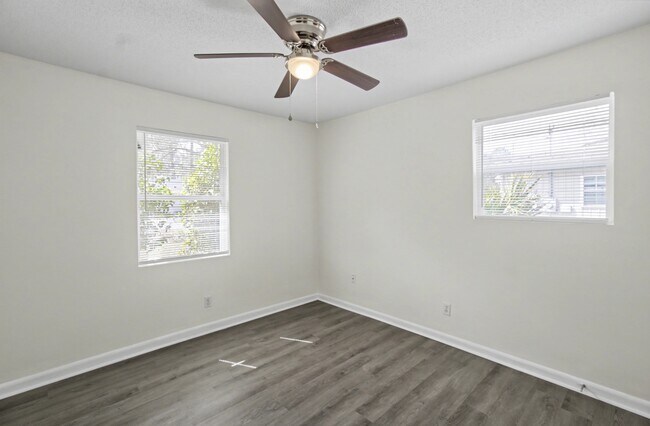 Building Photo - 740 Fleming Rd