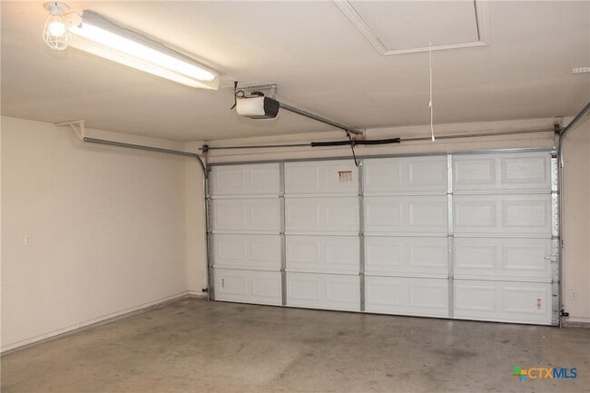 Building Photo - 5510 Shawn Dr