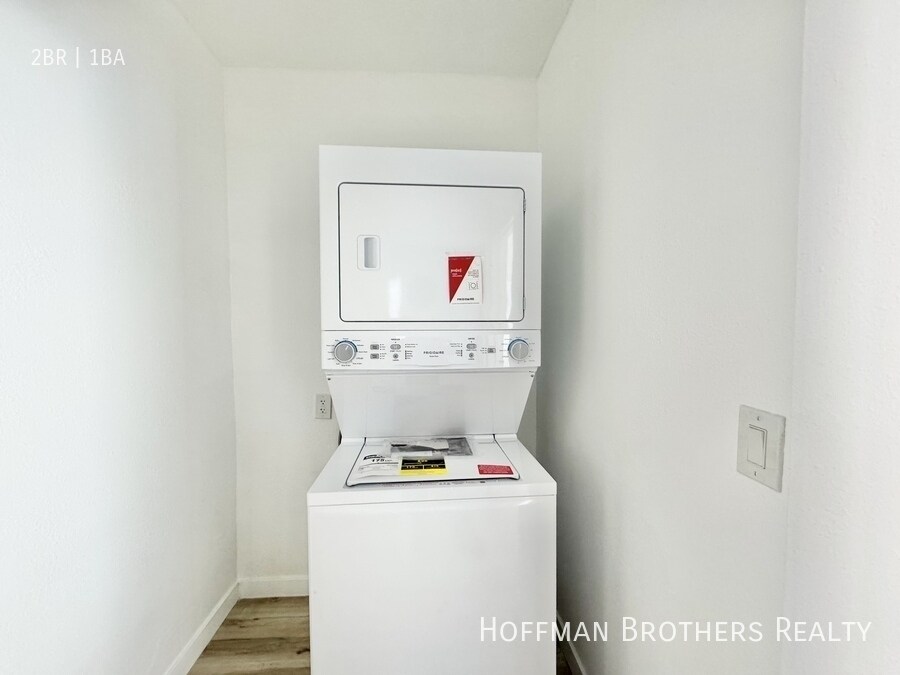 Building Photo - 1411 Mohawk St