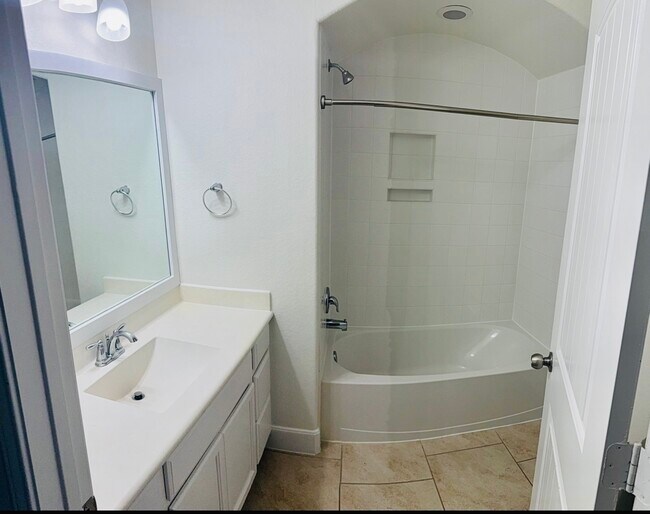 Building Photo - 23410 Bracino Lake Dr