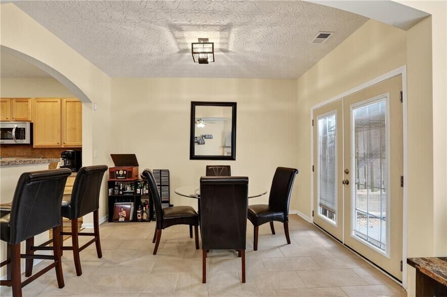 Building Photo - 5556 Cascade Run