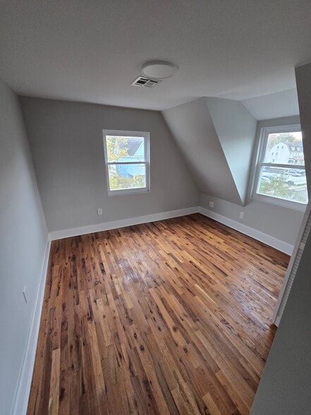 Building Photo - 231 N Clinton St