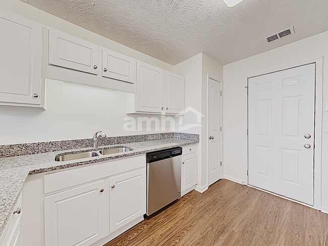 Building Photo - 2935 Weybridge Drive