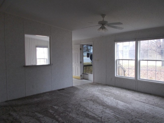 Building Photo - 422 Henry St