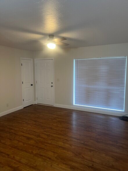 Building Photo - 3107 Scenic Dr