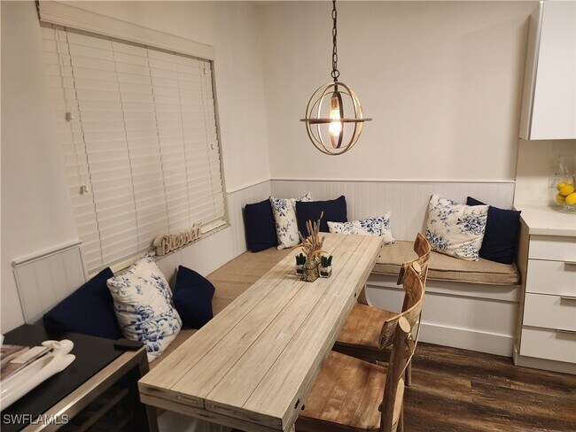 Building Photo - 220 Timber Lake Cir