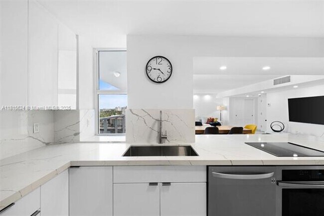 Building Photo - 2401 Collins Ave