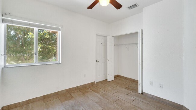 Building Photo - 1916 SE 23rd Ave