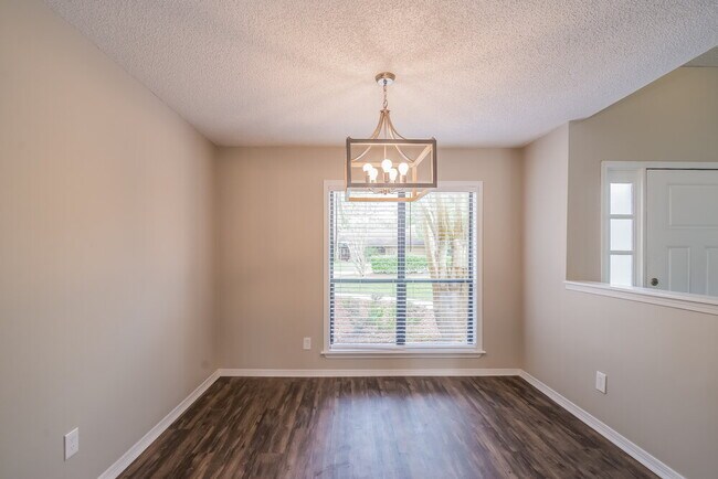 Building Photo - 426 Wheatfield Ct