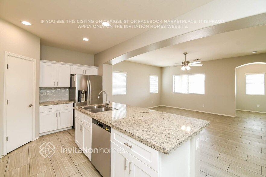 Building Photo - 1723 W Dugan Dr