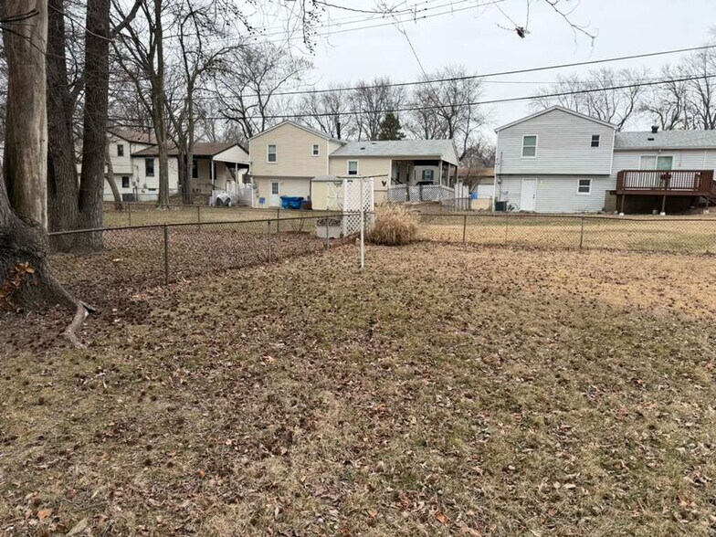 Building Photo - 2355 Oakwood Manor Dr