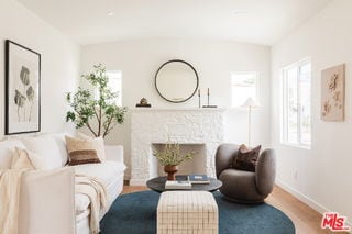 Building Photo - 784 Elmira St