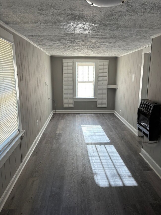 Building Photo - 3011 18th Ave