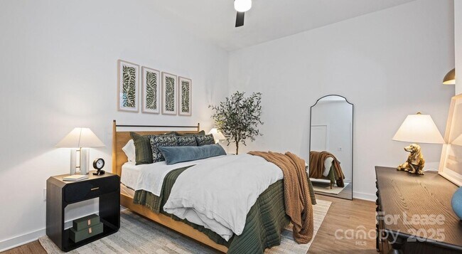 Building Photo - 1711 Commonwealth Ave