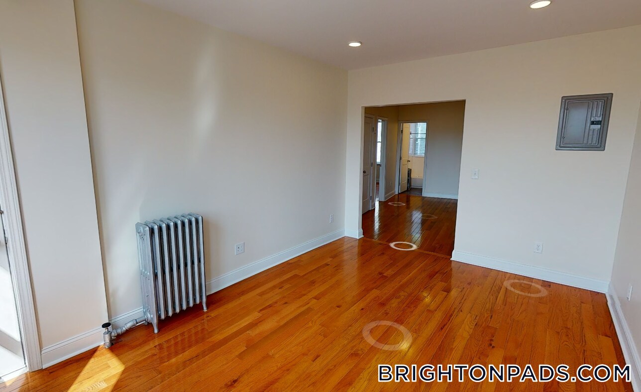 Building Photo - 123 Sutherland Rd