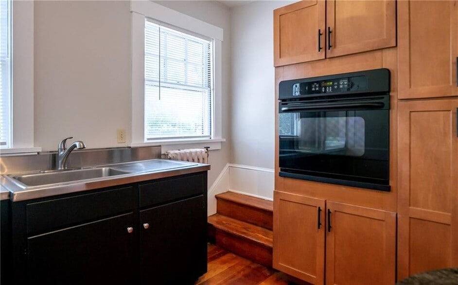 Building Photo - 446 Broadway, B