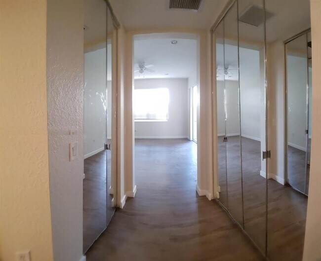 Building Photo - 8207 NW 128th Ln