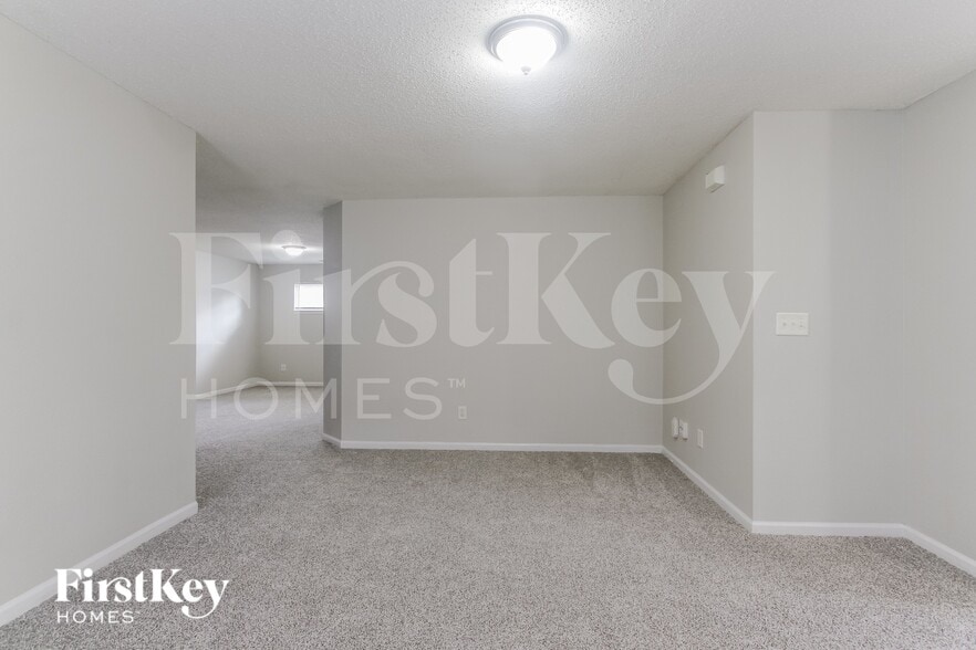 Building Photo - 1673 Blue Lake Dr