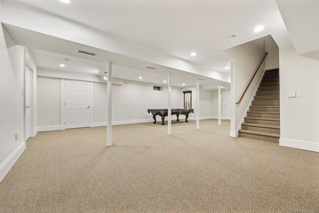 Building Photo - 134 Valley Rd