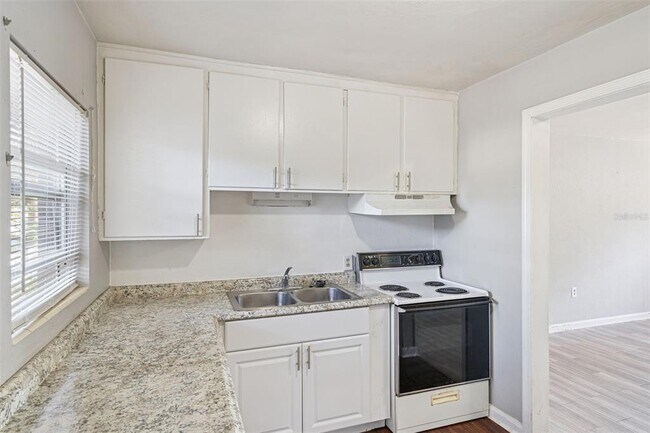 Building Photo - 420 Euclid Ave