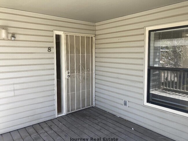 Primary Photo - 333 W Leroux St