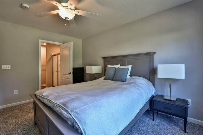 Building Photo - 2321 Slaney Ln