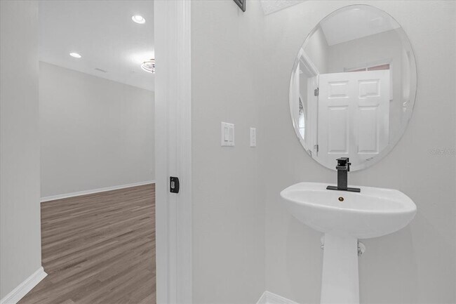 Building Photo - 9450 Silver Buttonwood St