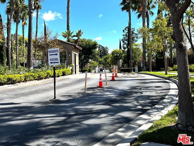 Building Photo - 3653 W Luther Ln