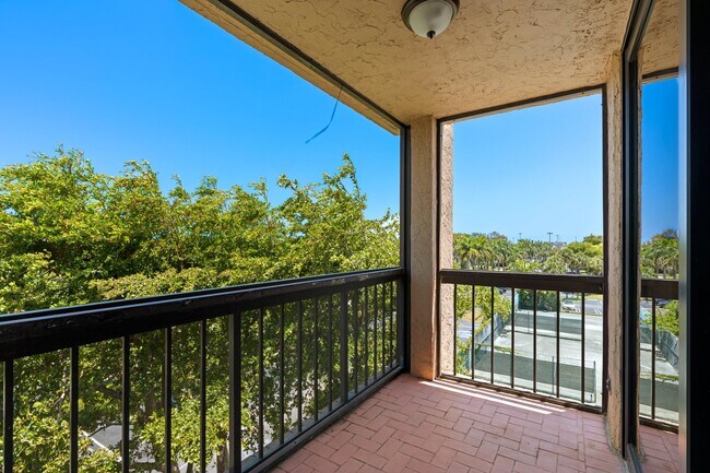 Building Photo - 750 Egret Cir