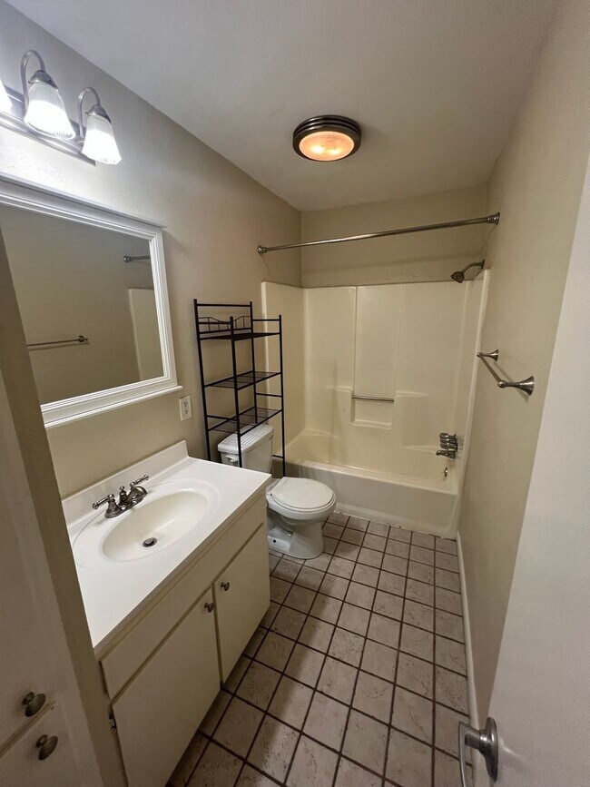 Building Photo - Great home in the heart of South Austin!