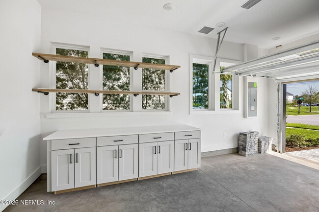 Building Photo - 47 Oak Breeze Dr