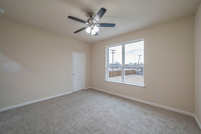 Building Photo - 1605 Mignon Dr