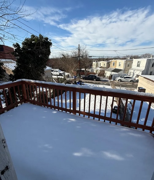 Building Photo - 1069 Powell St