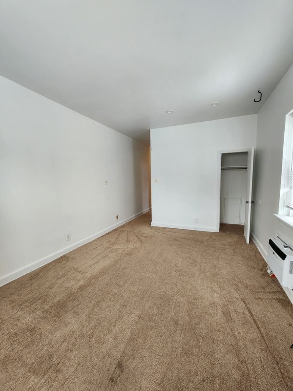 Building Photo - 19 S Weymouth Ave