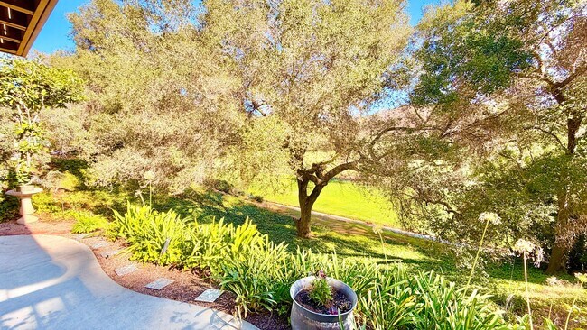 Building Photo - Beautifully Updated & Remodeled Townhome on the Pala Mesa Golf Course in Fallbrook!