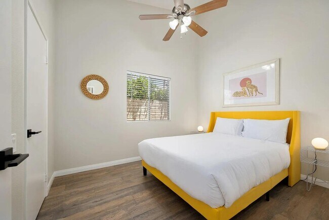 Building Photo - 864 S Mountain View Dr