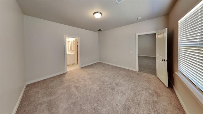 Building Photo - 11659 Split Oak Cir